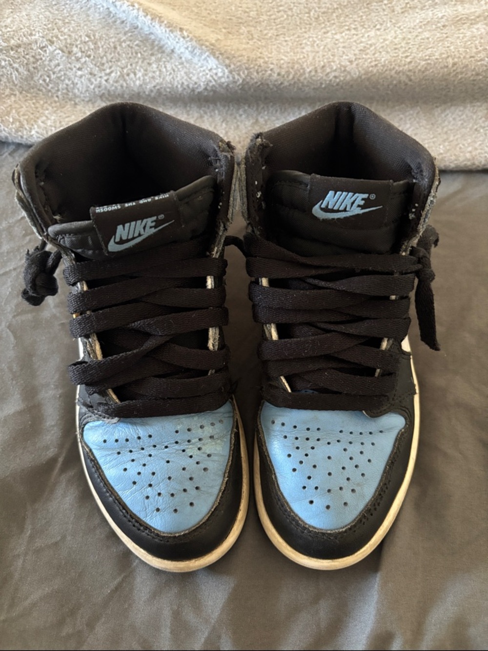 Nike Kids High-Top Sneakers in Black and Light Blue
